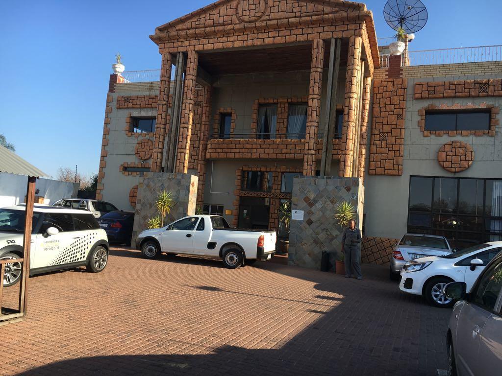 Tassili 3* Kempton Park